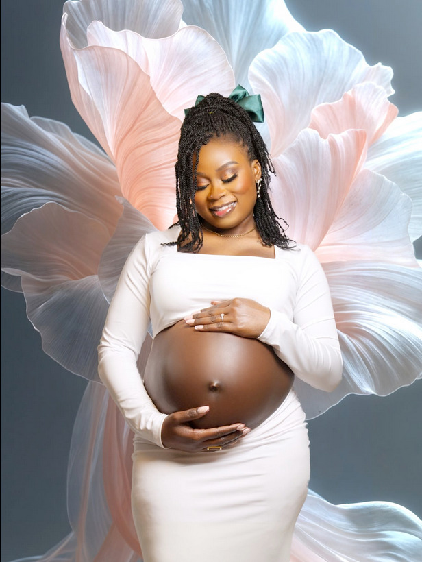 We have an ever growing collection of maternity gowns and accessories you can use free of charge!.Many of the gowns are custom made specially for us and you won’t